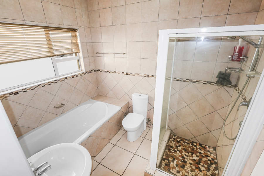 4 Bedroom Property for Sale in Beacon Bay Eastern Cape